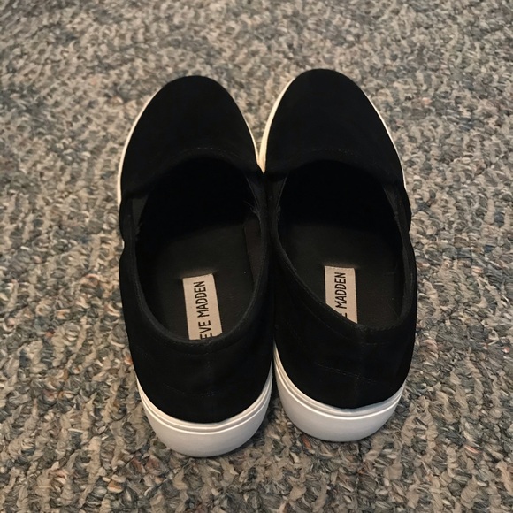 Steve Madden slip on sneaker - Picture 3 of 5